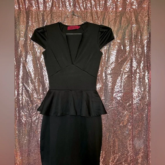 Boohoo Cap Sleeve Peplum Midi Black Dress - Picture 4 of 13